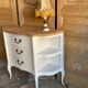 Jumping chest of drawers