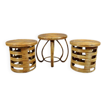 Set of stools and table in rattan.