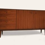Buffet du milieu du siècle