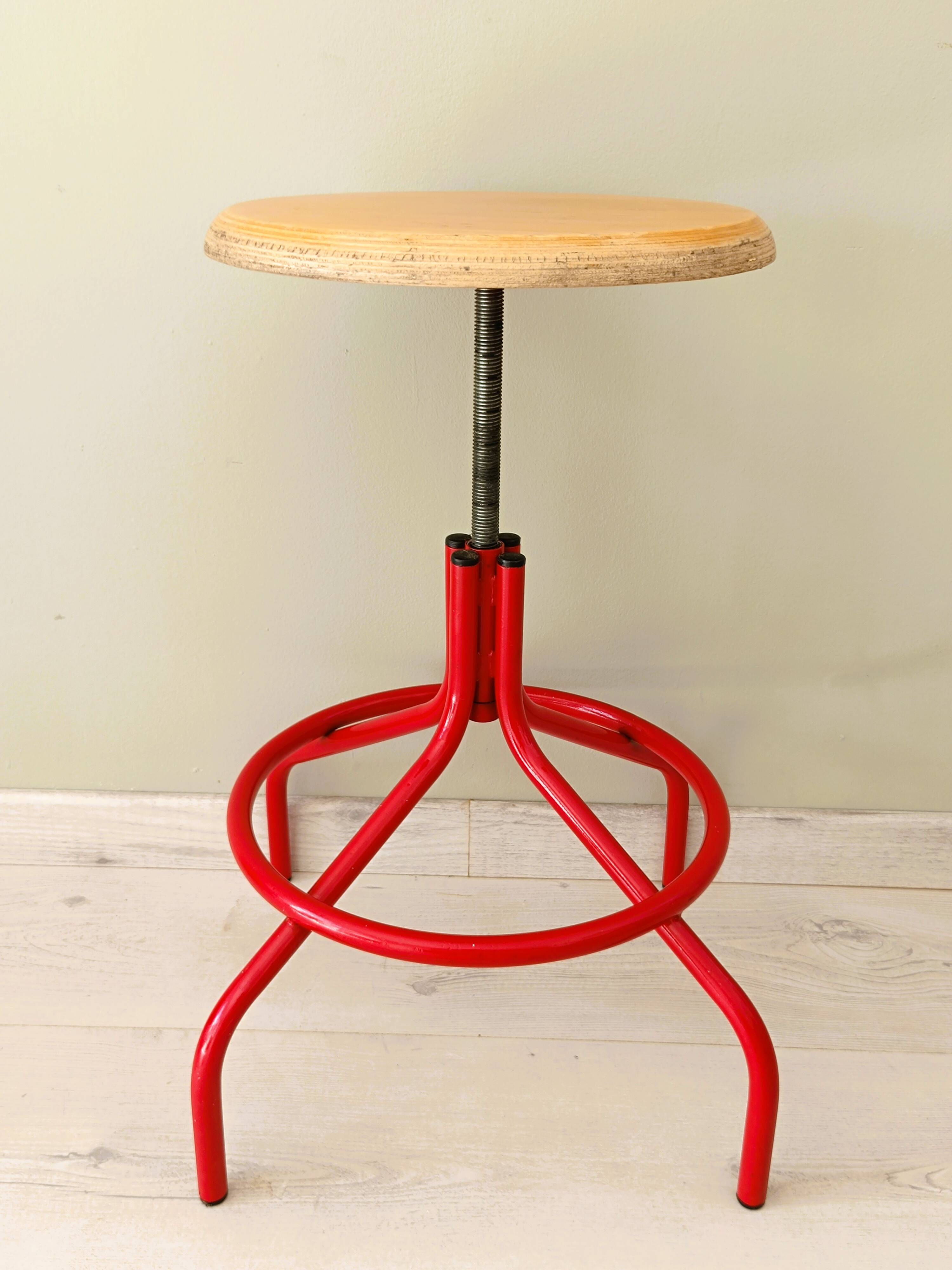 Adjustable vintage workshop stool