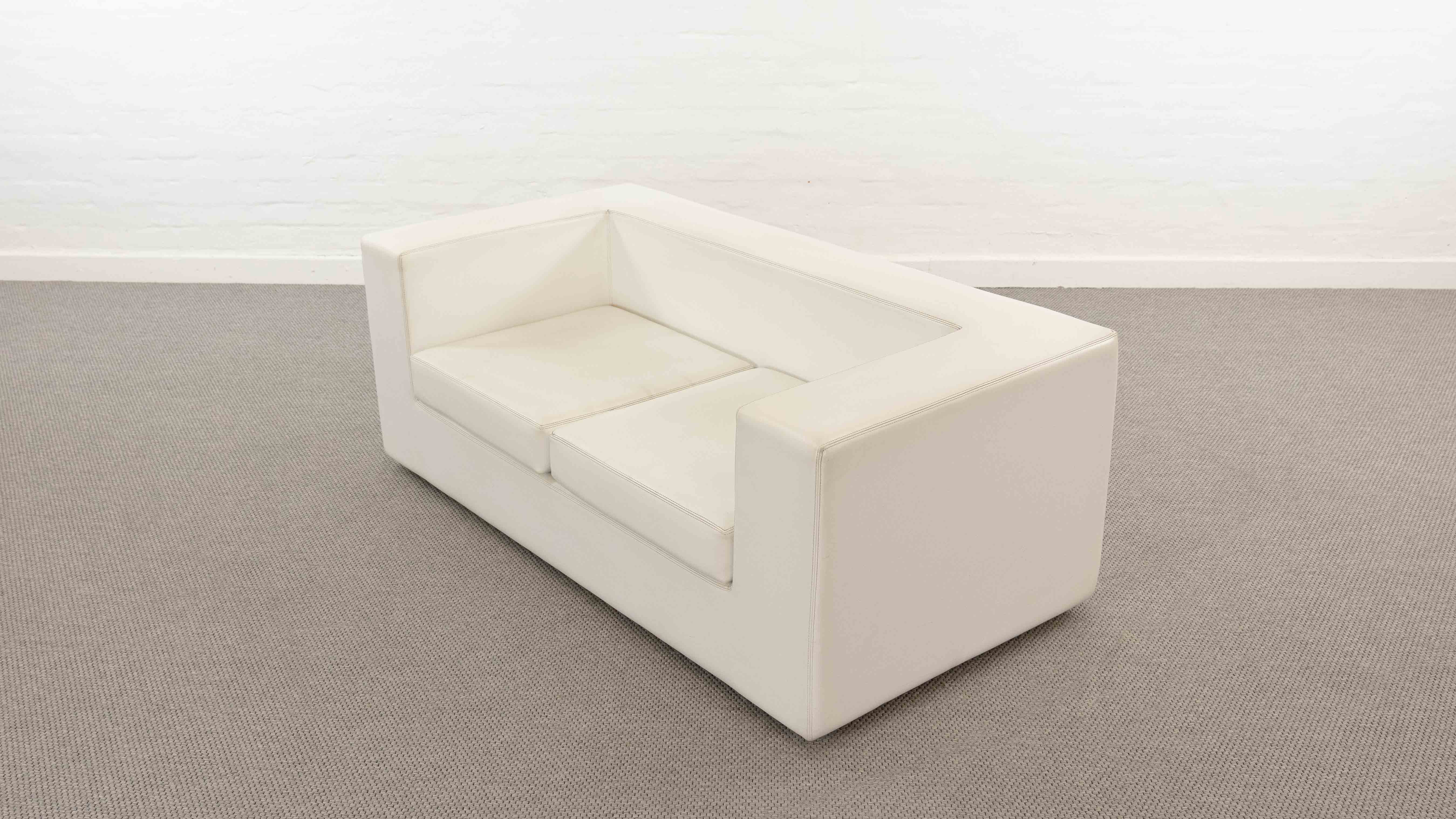 Throw Away Sofa by Willie Landels for Zanotta 1965 in white vinyl