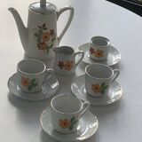 Dinette en porcelaine pour poupées composee d une cafetière, tasses et soucoupes, vintage