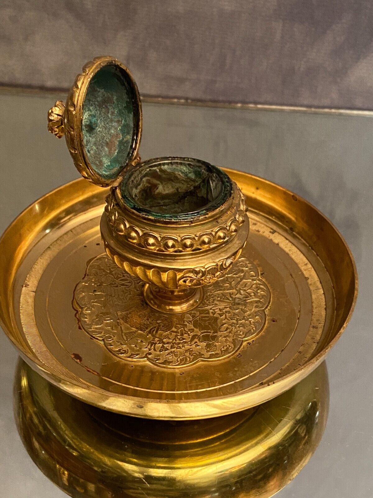 Inkwell nineteenth in gilded bronze Louis XIII style