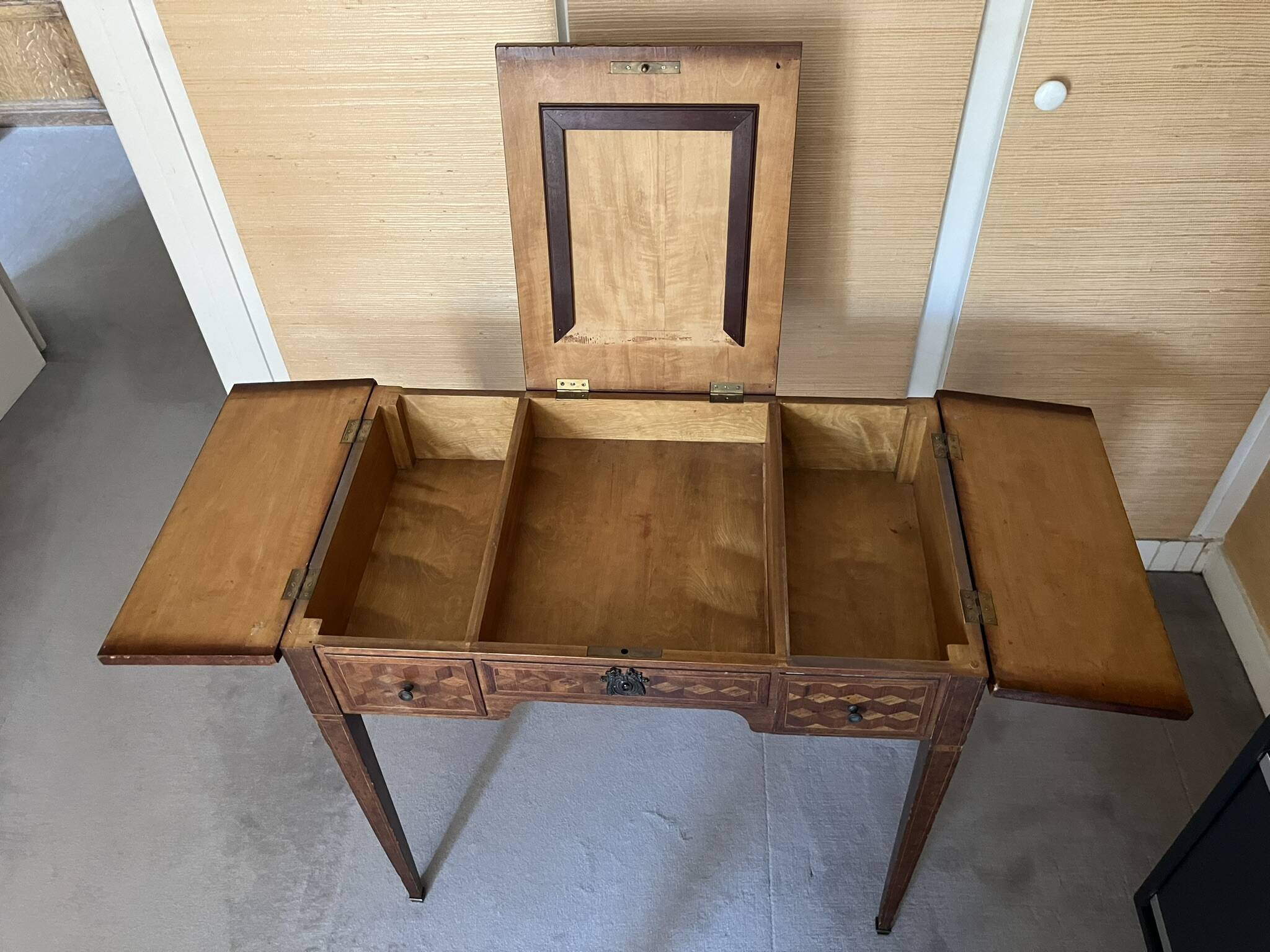 Coiffeuse marqueterie XVIIIe