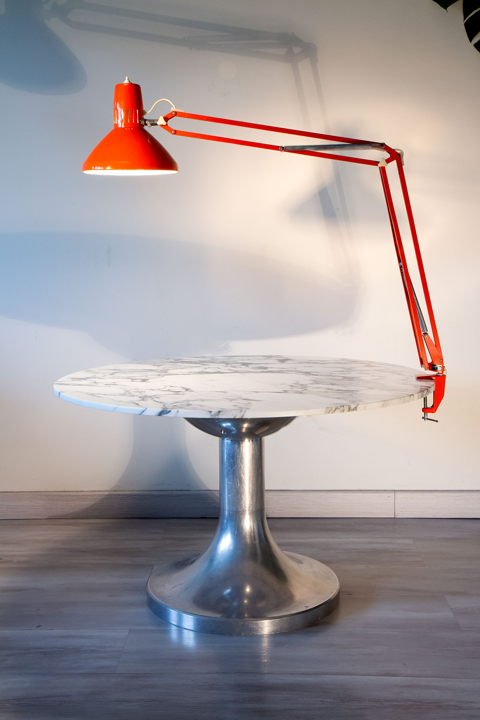 Lampe d'architecte Ledu orange, France 1970