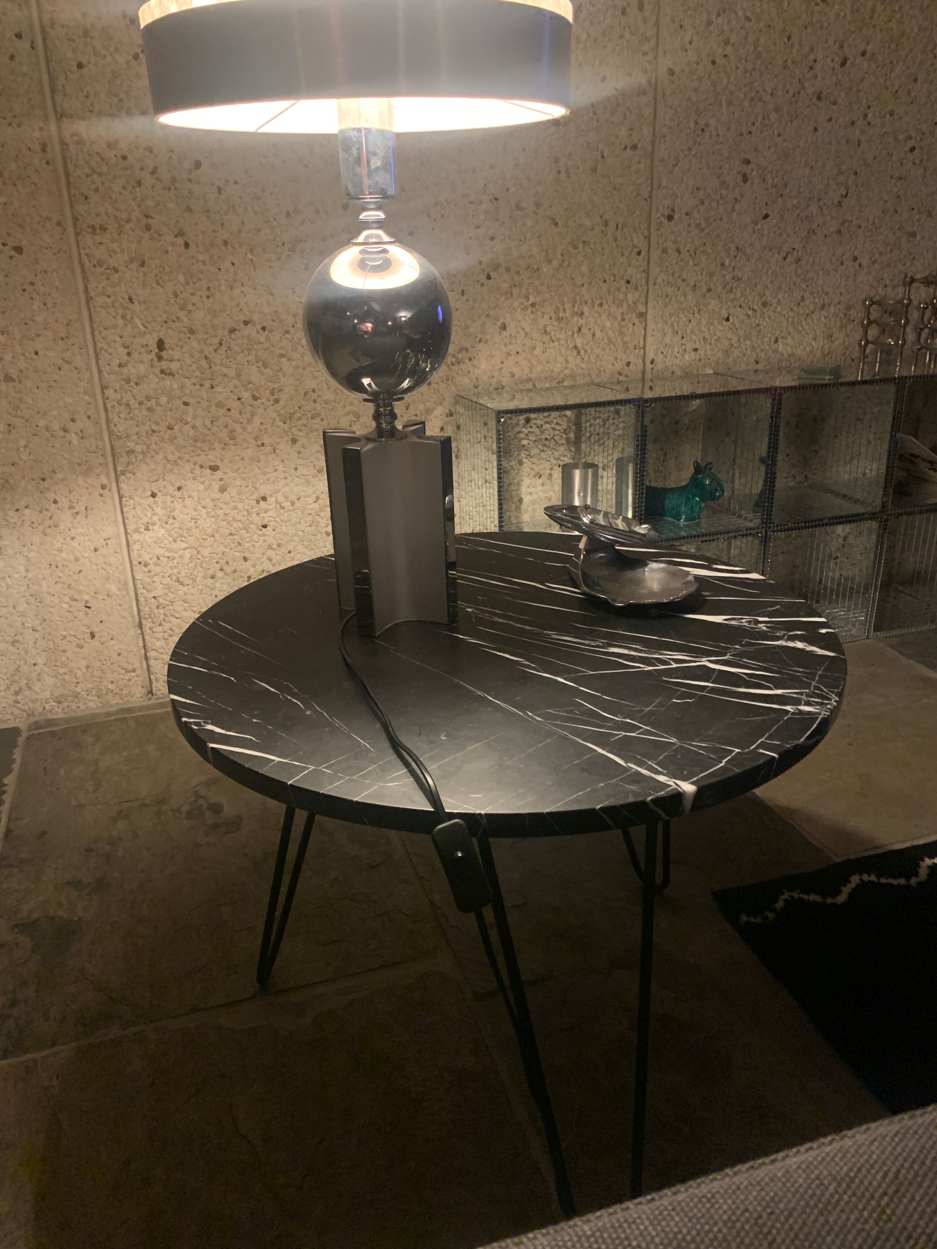 Table d'appoint en marbre et fer forgé