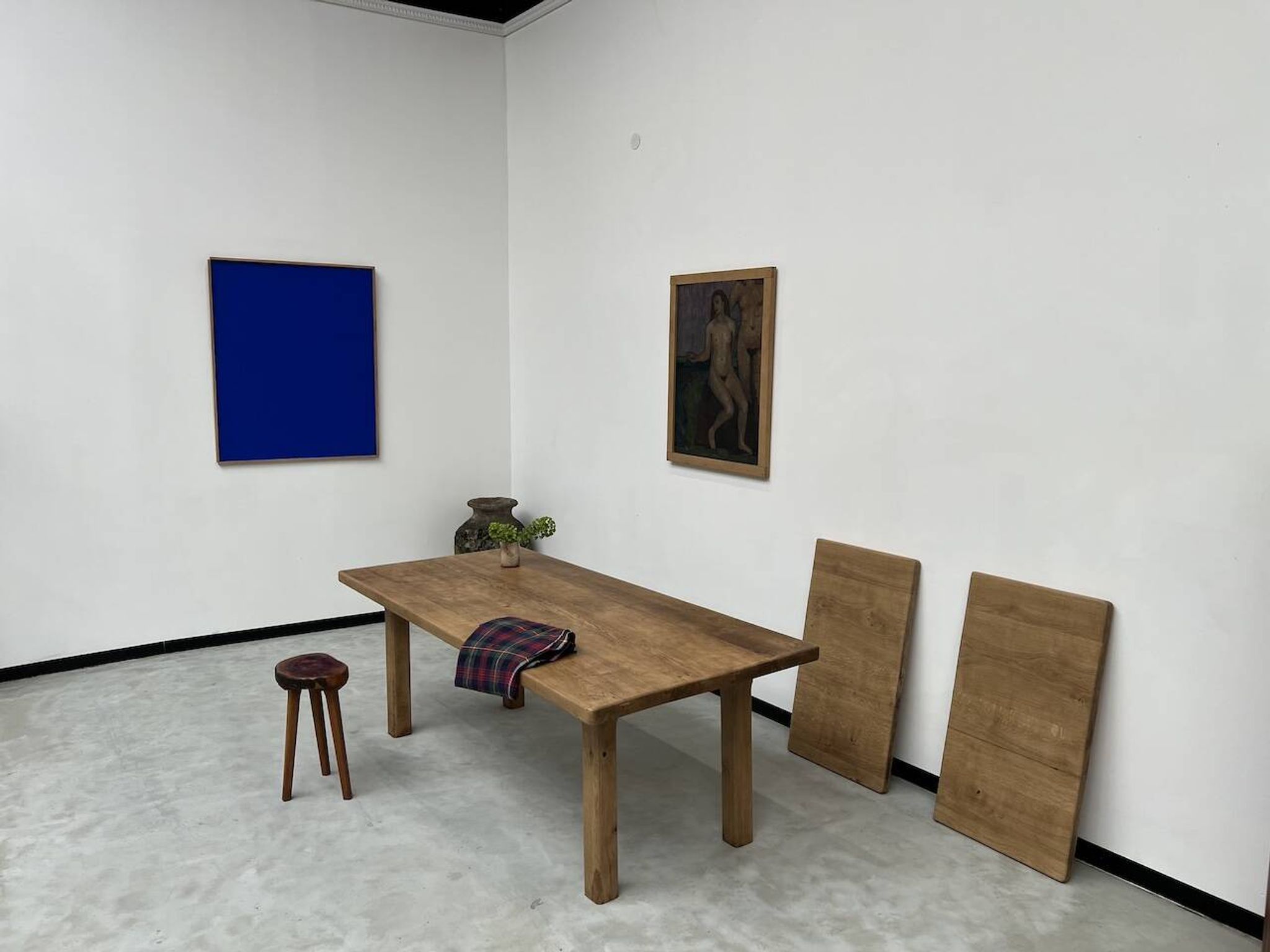 Large farm table from the 60s, in solid oak, with extensions