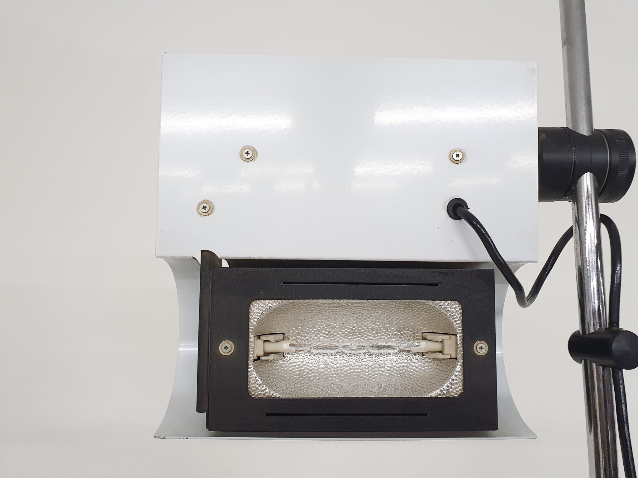 White metal design floor lamp, Italy 1980