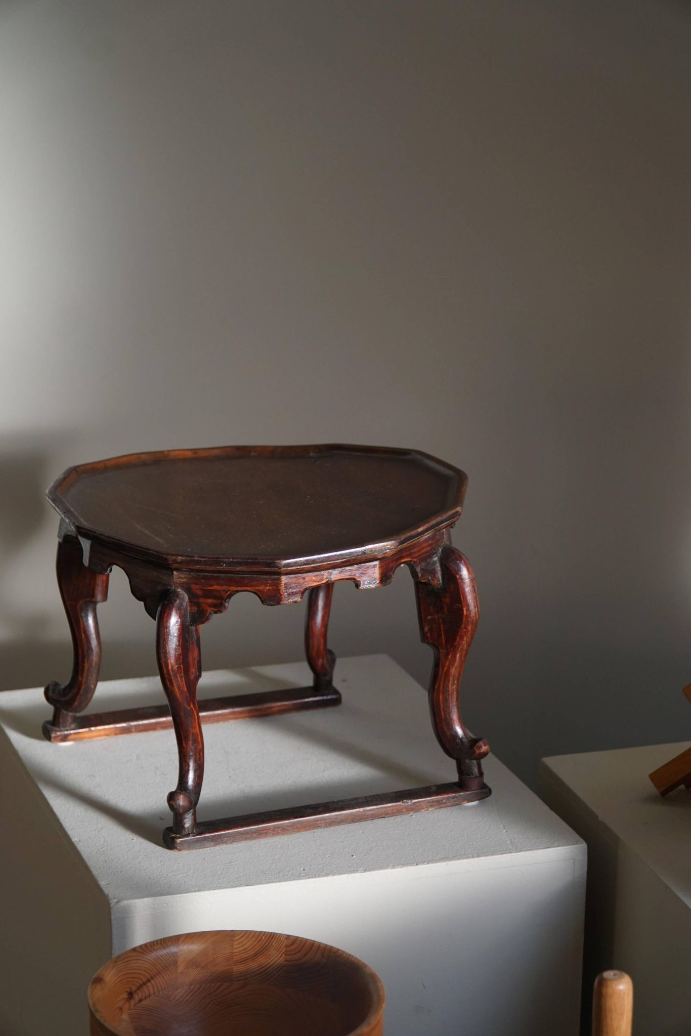 Organic Art Deco side table / solid stained wood stool, 1940s