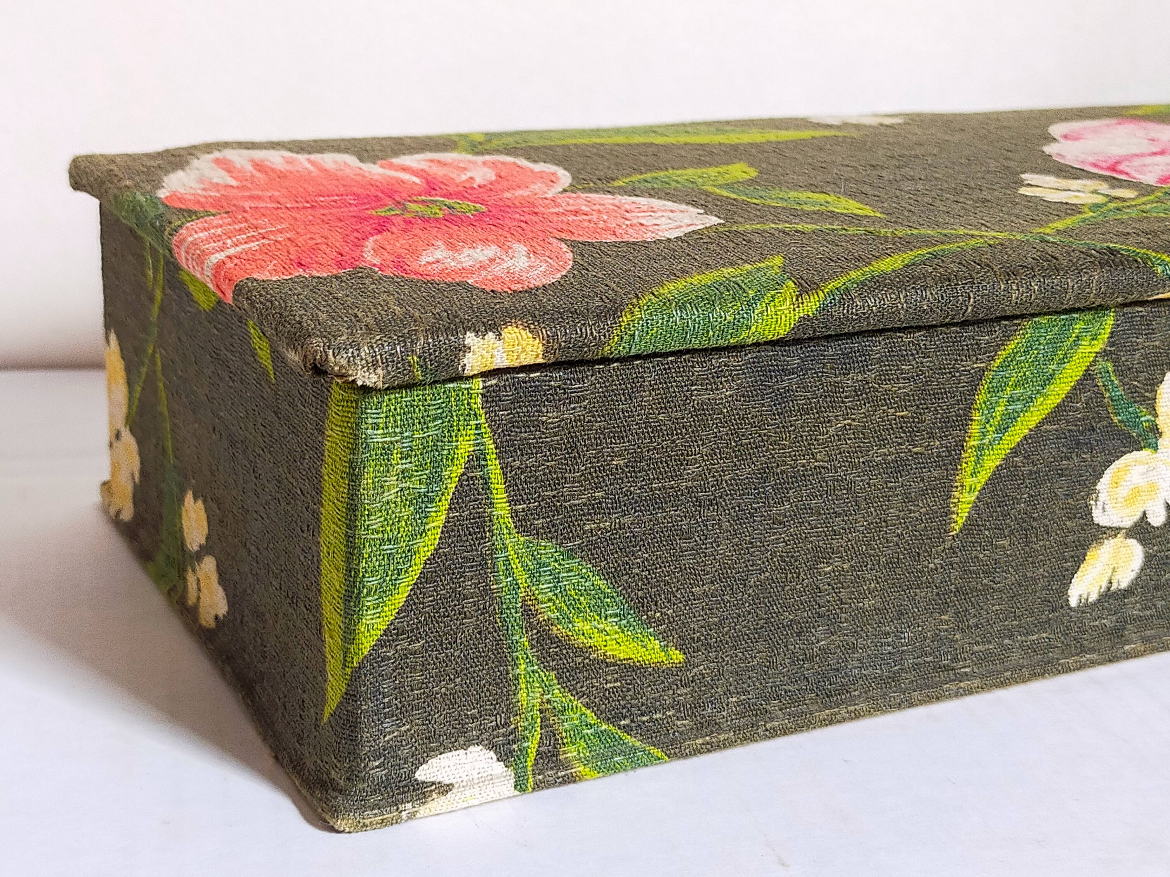 Box padded with old fabric