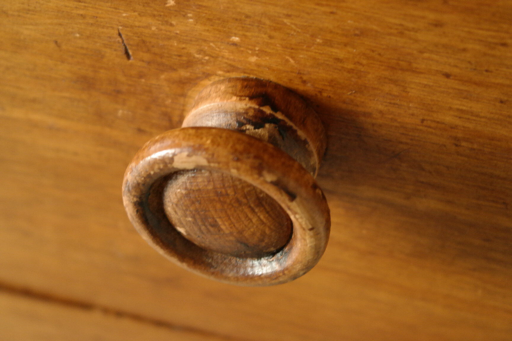 Rustic pine chest of drawers