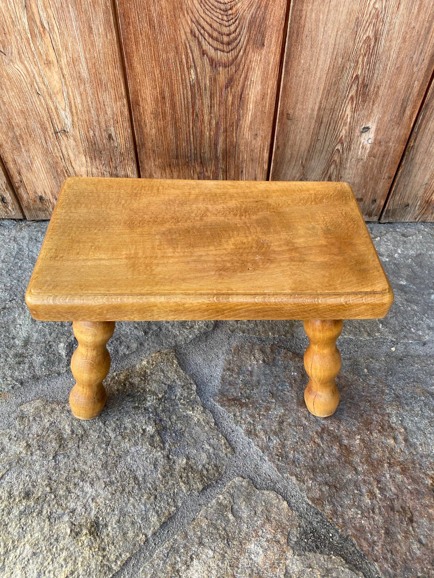 Vintage turned wooden foot stool/step stool