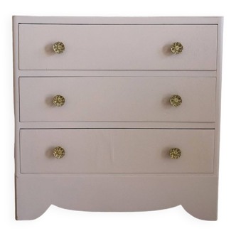Vintage chest of drawers revisited in old powder pink