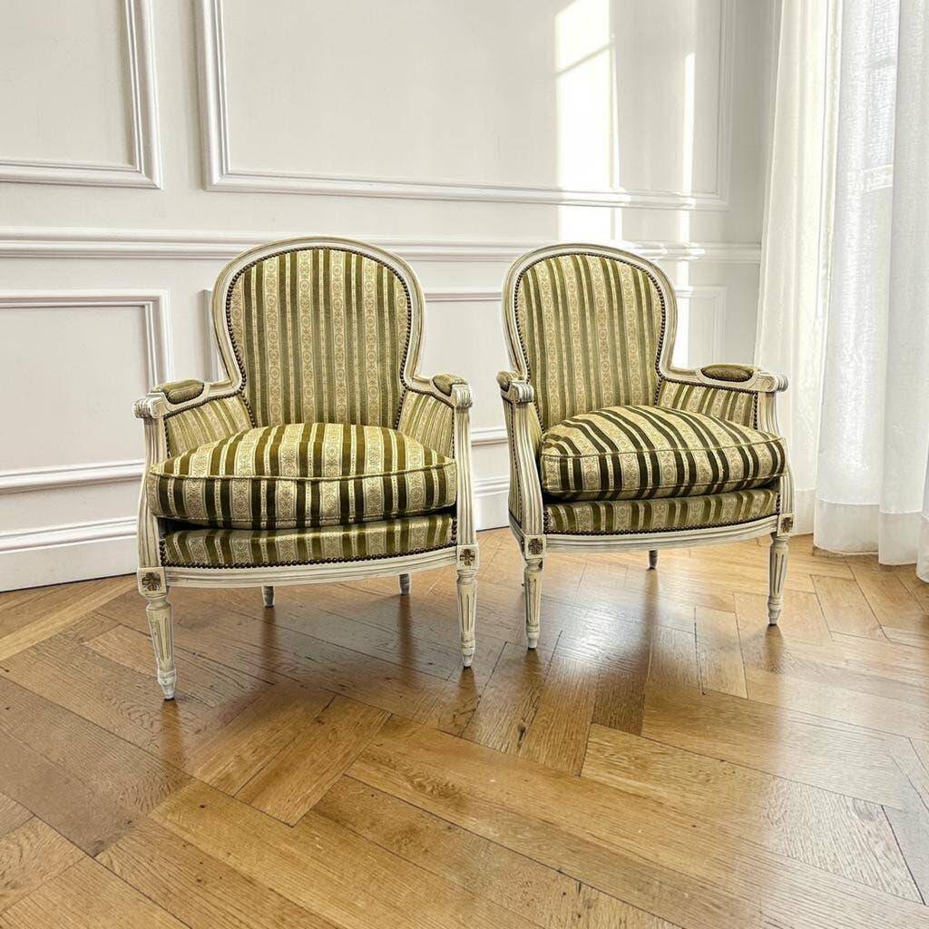 Set of 2 vintage striped baroque armchairs / individual chairs
