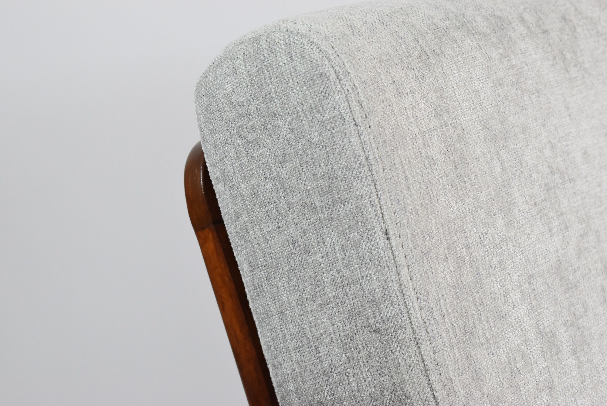 Fauteuil scandinave original des années 60, designer Z. Baczyk, couleur grise délicate, bois de teck