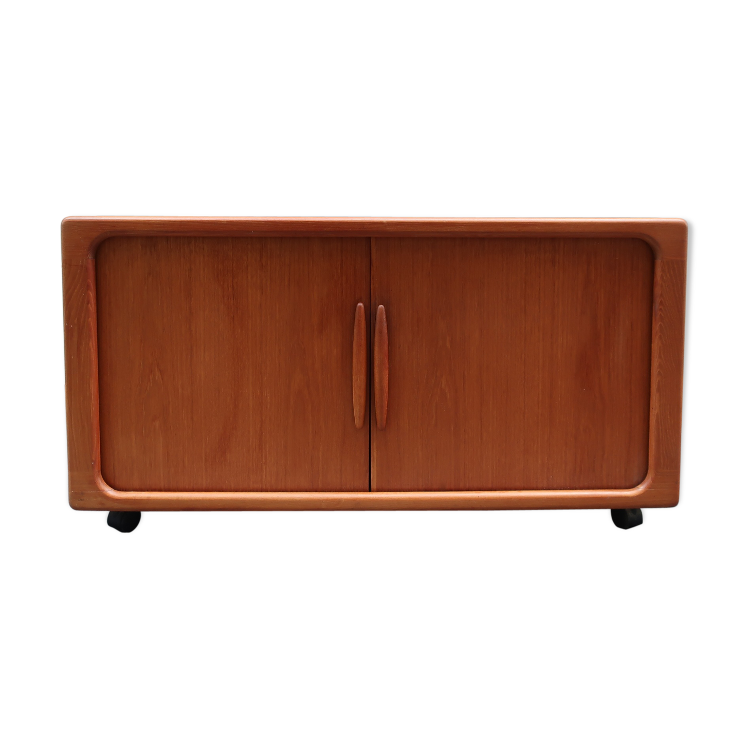 70 years of DYRLUND teak doors accordeons