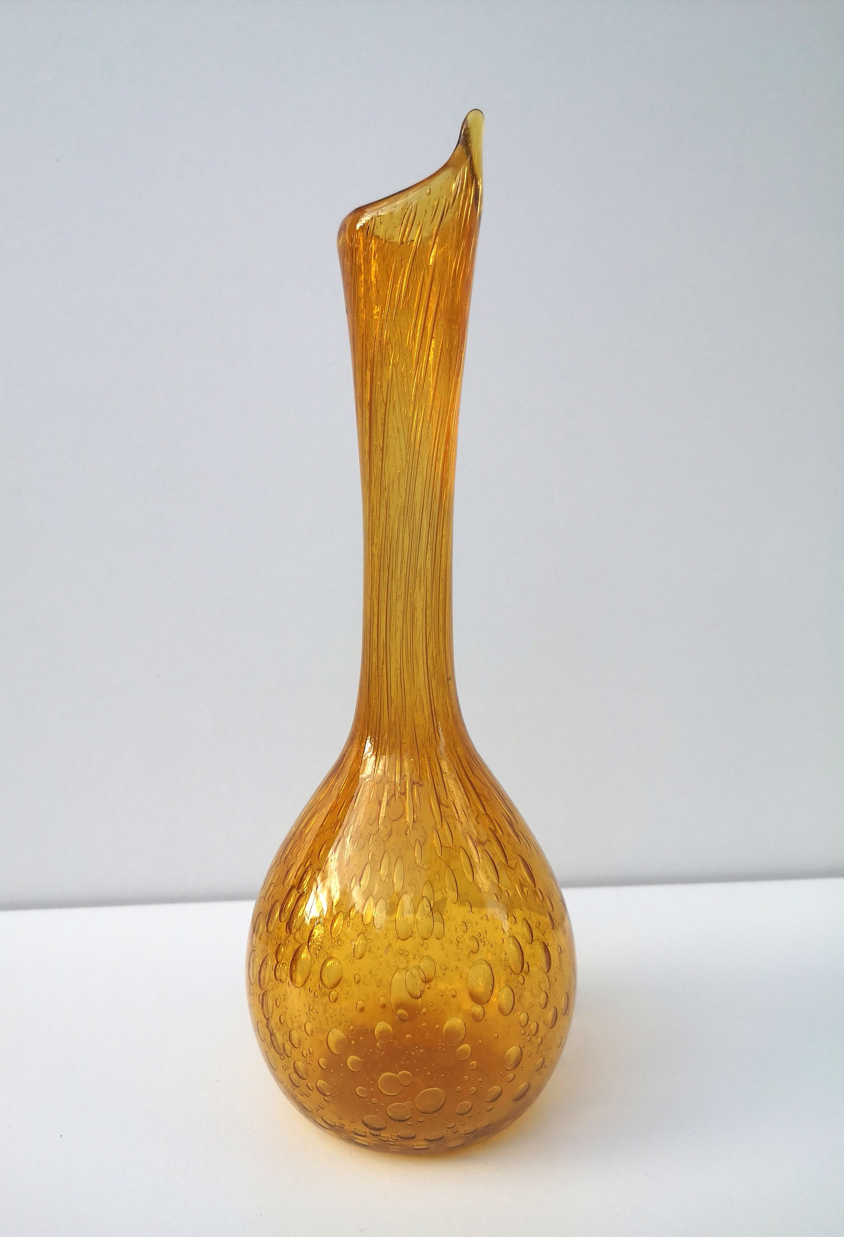 Soliflore in bubbled glass