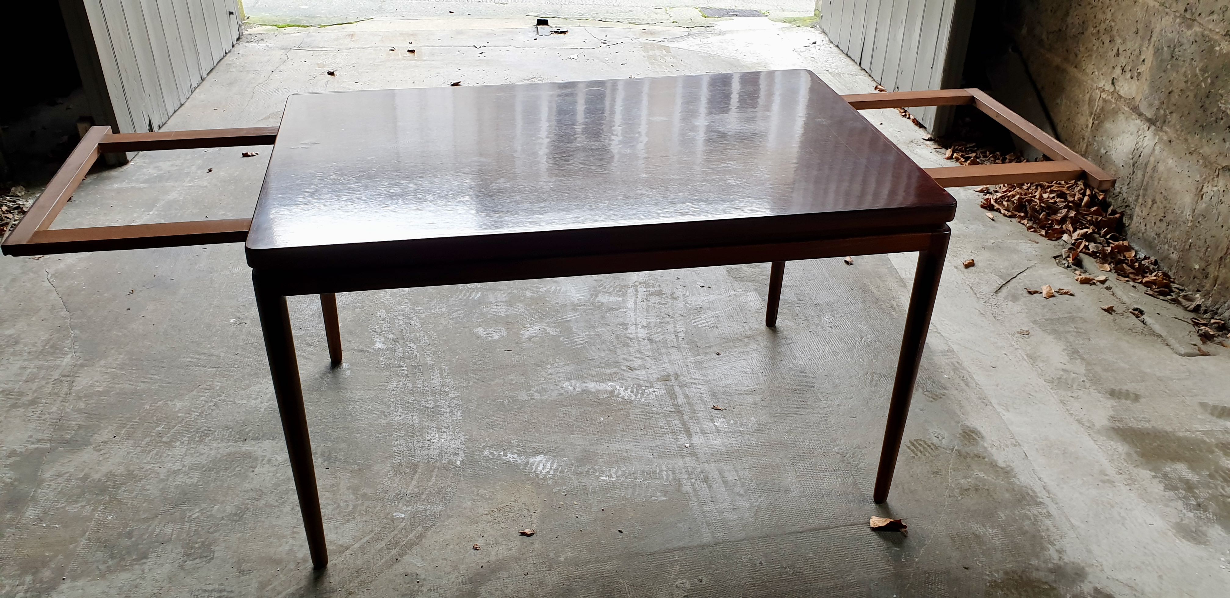 Table avec rallonges par Johannes Anderson édition Christian Linneberg