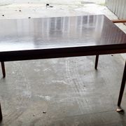 Table avec rallonges par Johannes Anderson édition Christian Linneberg
