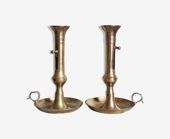 Paire de bougeoirs anciens en laiton