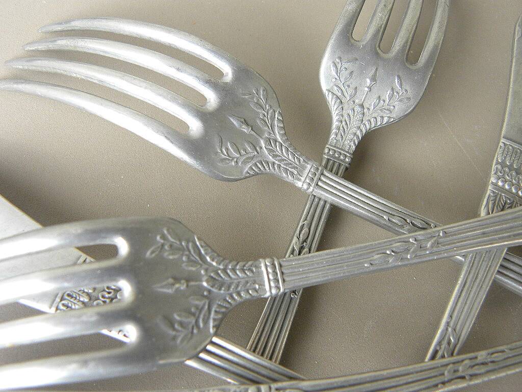 1/2 consulate - empire, tin gold & silverware cutlery set