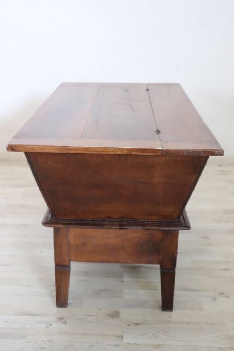 Antique sideboard in solid walnut, Italy 19th century