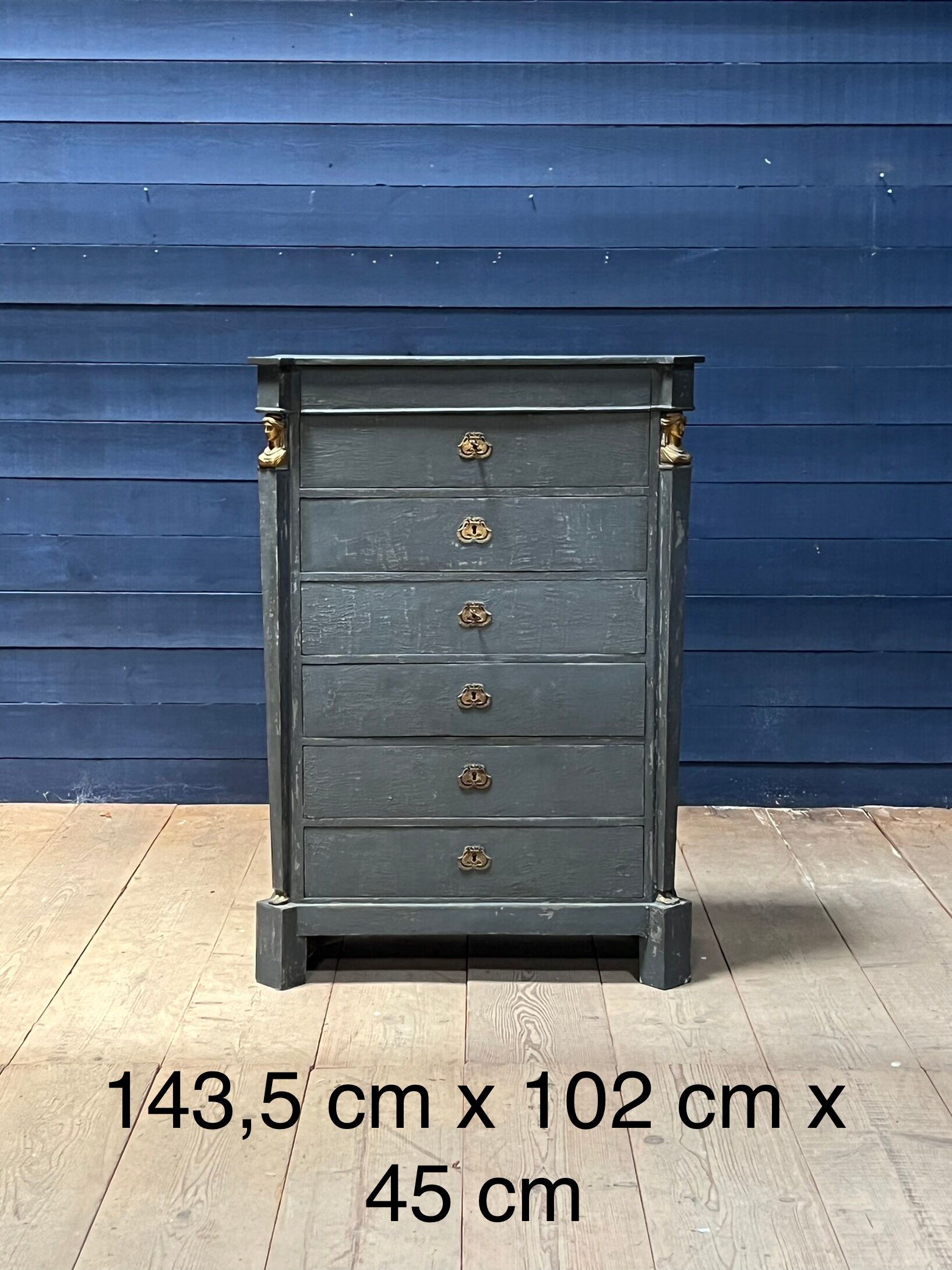 Commode patinée
