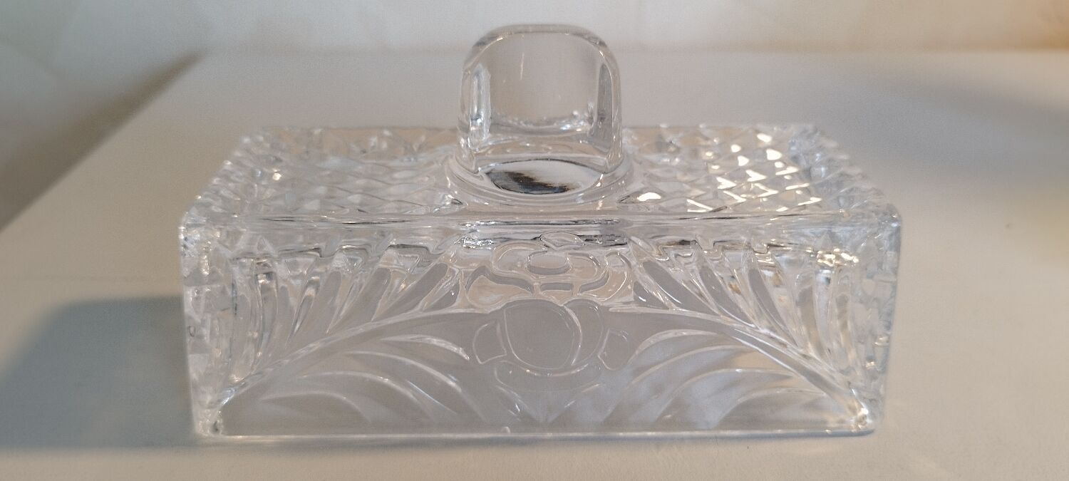 Butter dish