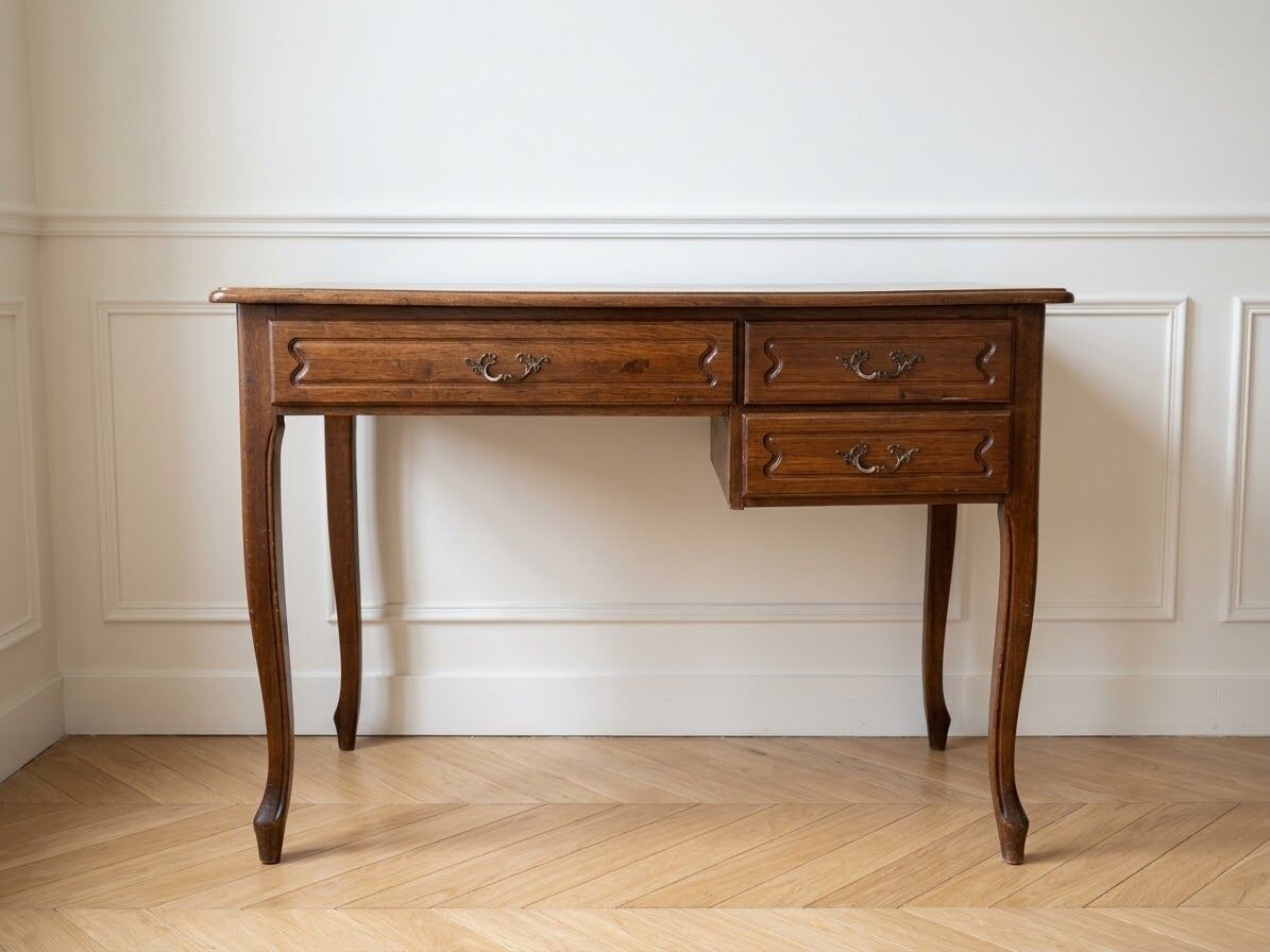 Louis XV wooden desk