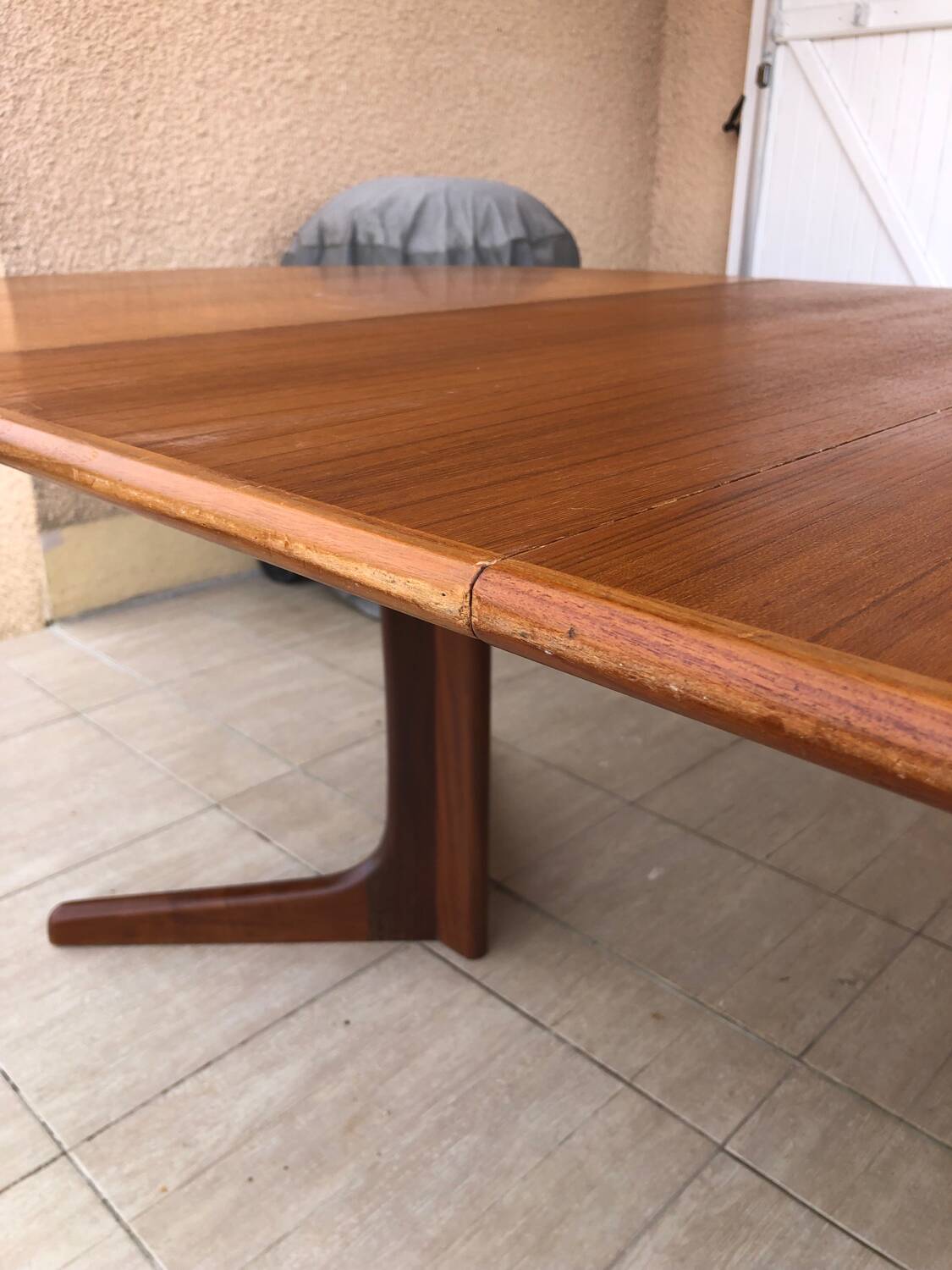 Baumann oval table in solid teak