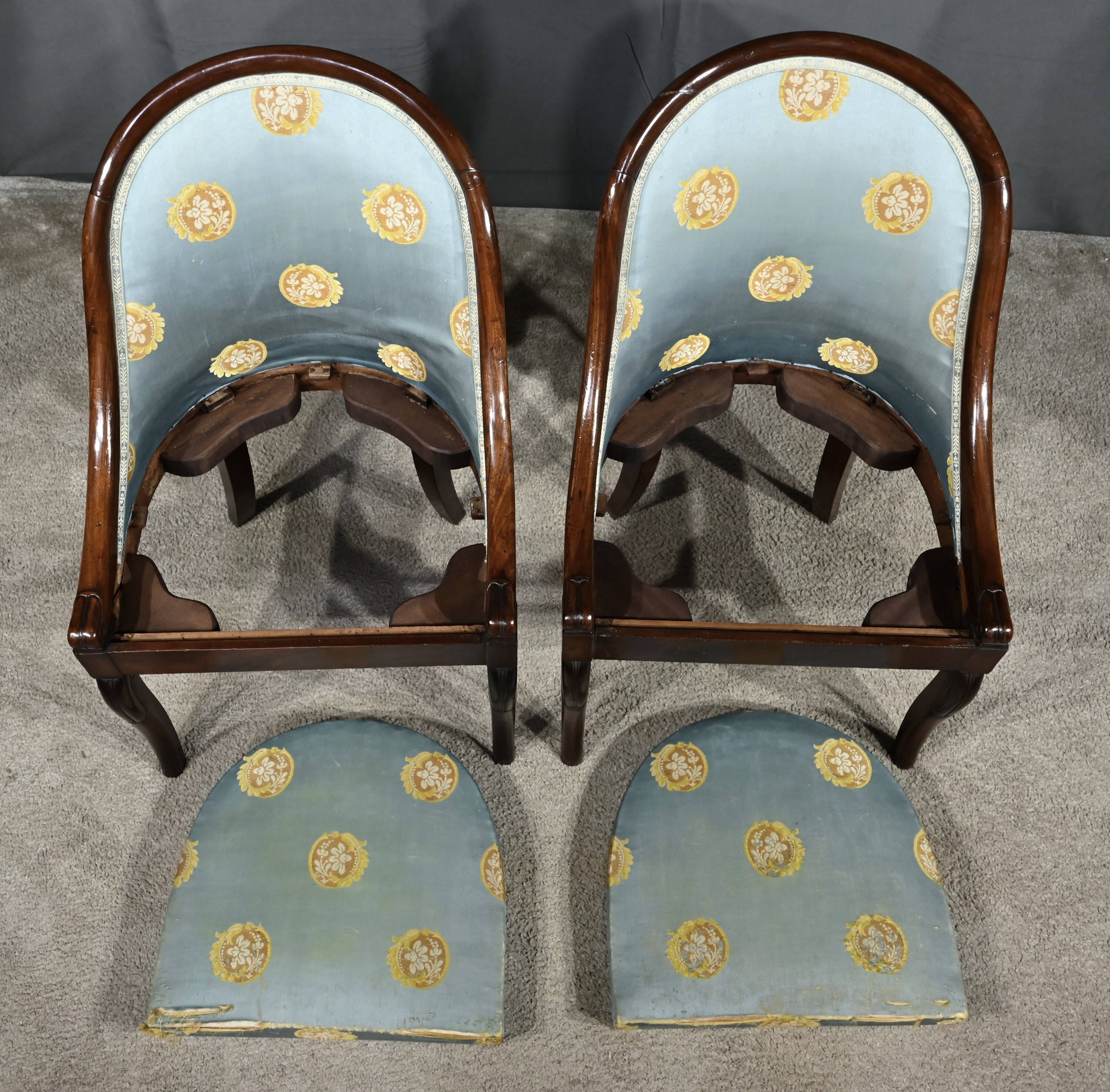Pair of Mahogany Gondola Chairs, Restoration period – Part 1 of the 19th century