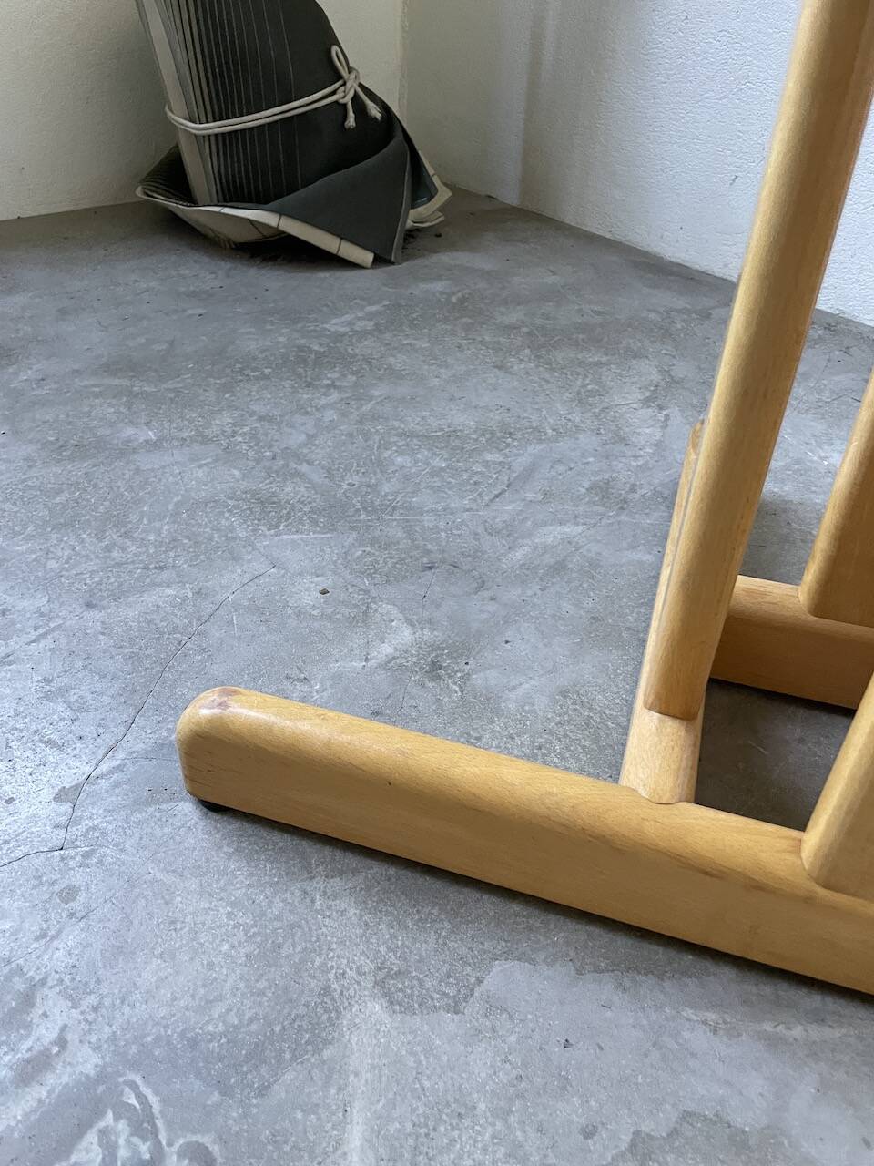 80s round beech table