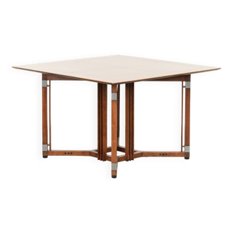 Rare square Art Deco design dining table in good condition
