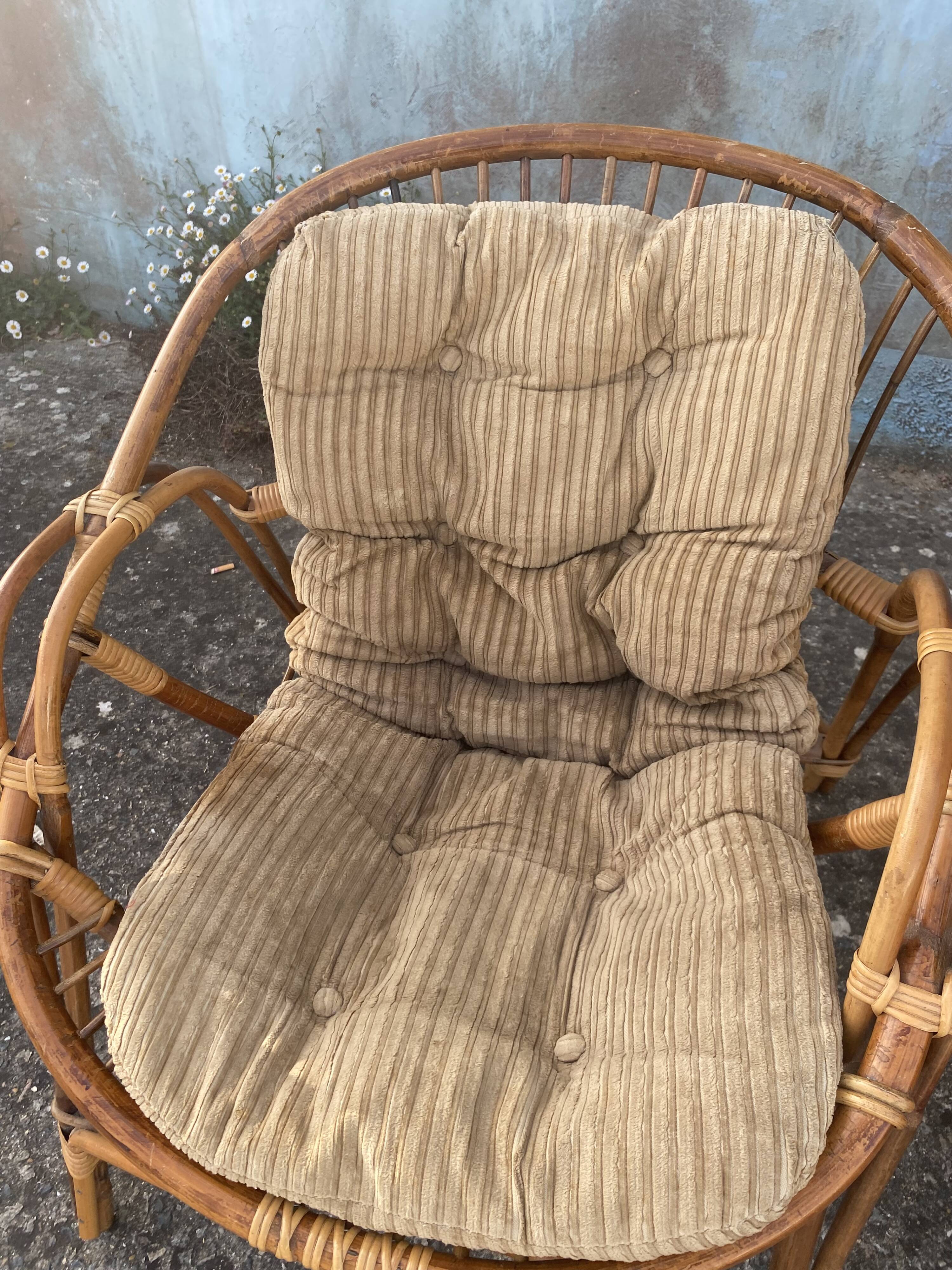 Set of 2 vintage shell chairs from the 1950s.
