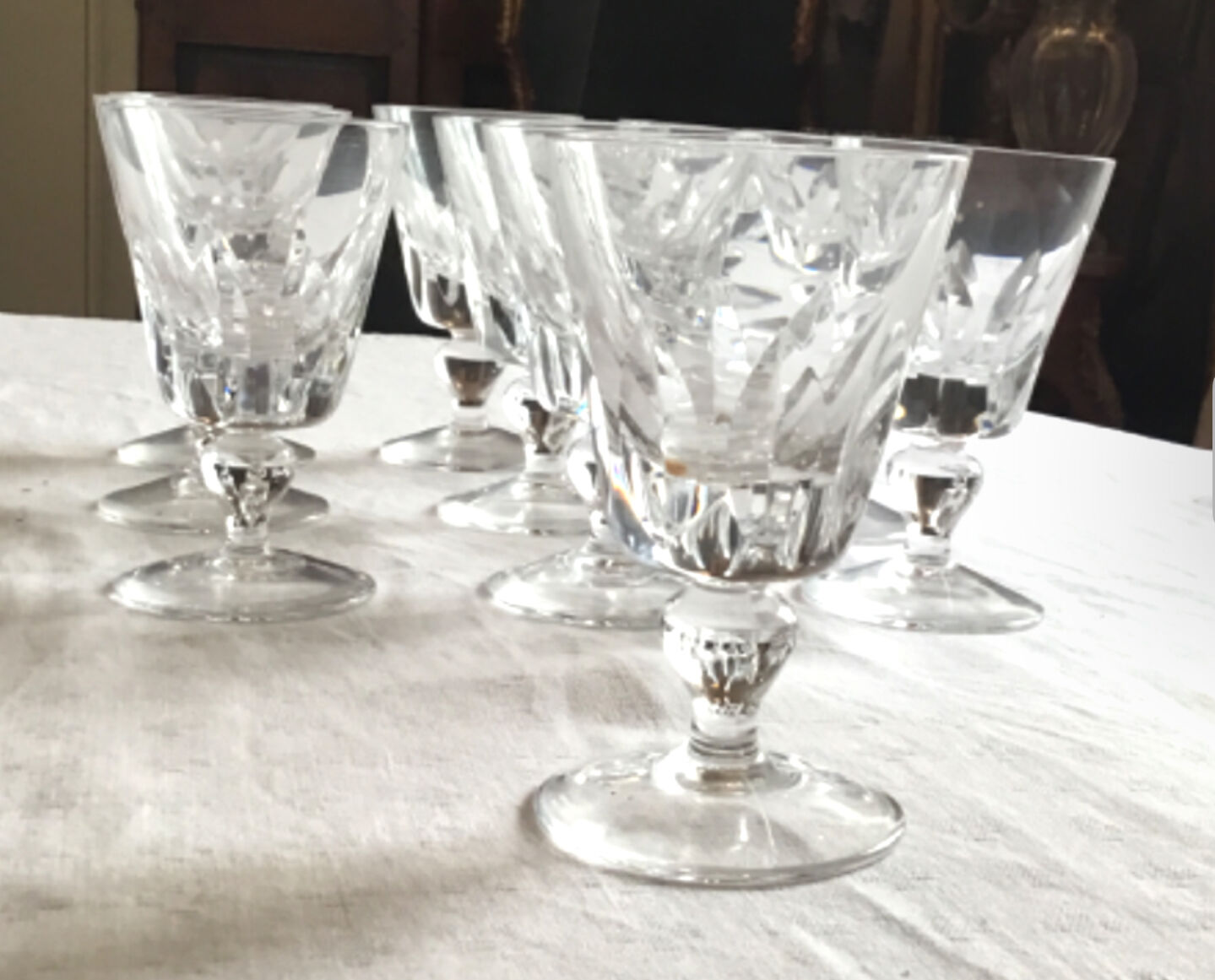 10 verres à vin en cristal taillé Saint Louis
