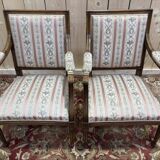 Paire de fauteuils à la reine de style Louis XVI