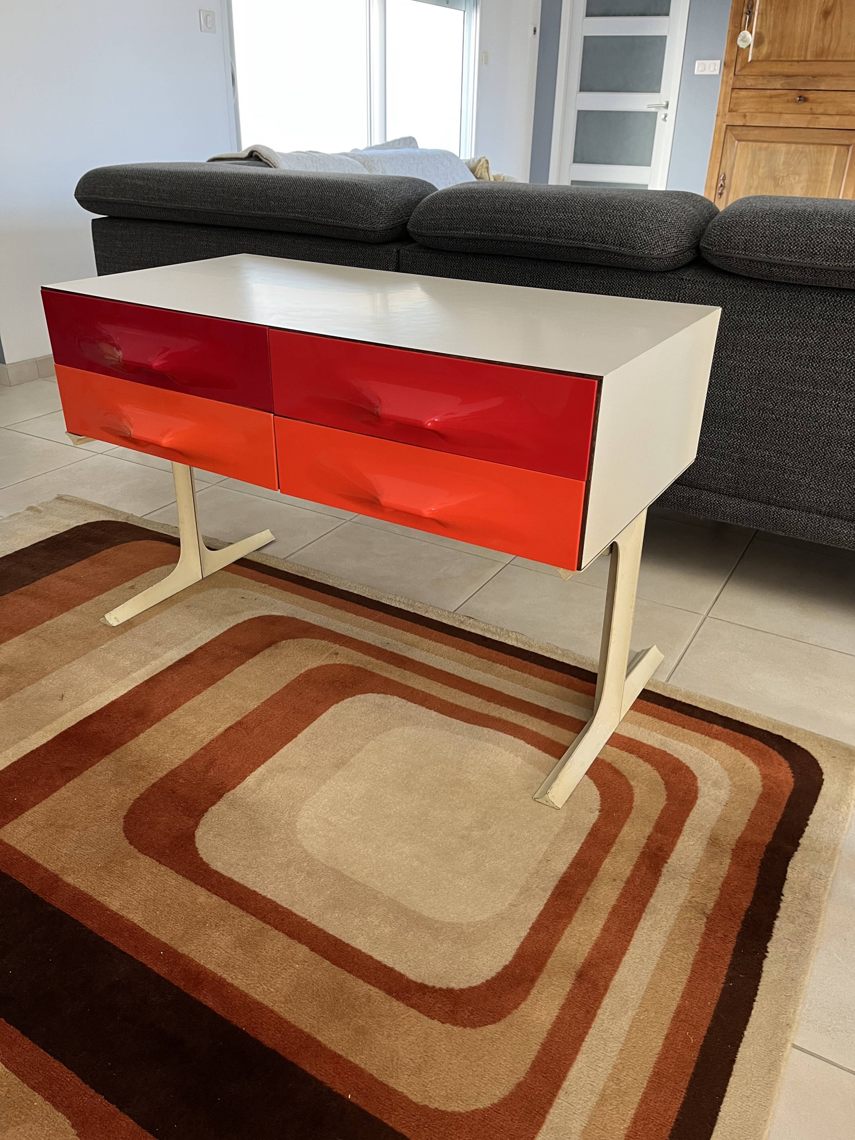 Raymond Loewy DF 2000 chest of drawers