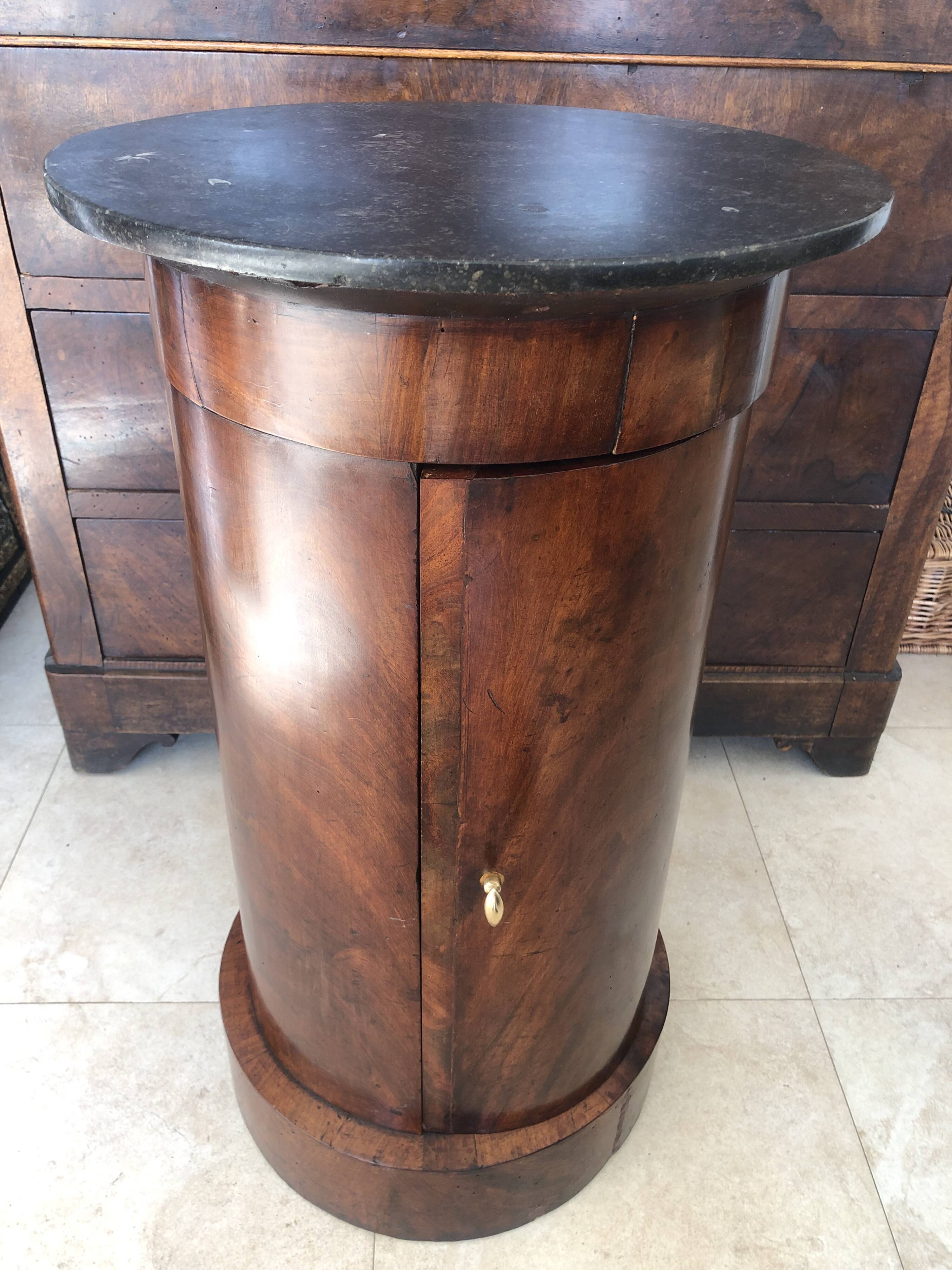 Somno empire period, flamed mahogany, anthracite Sainte-Anne marble