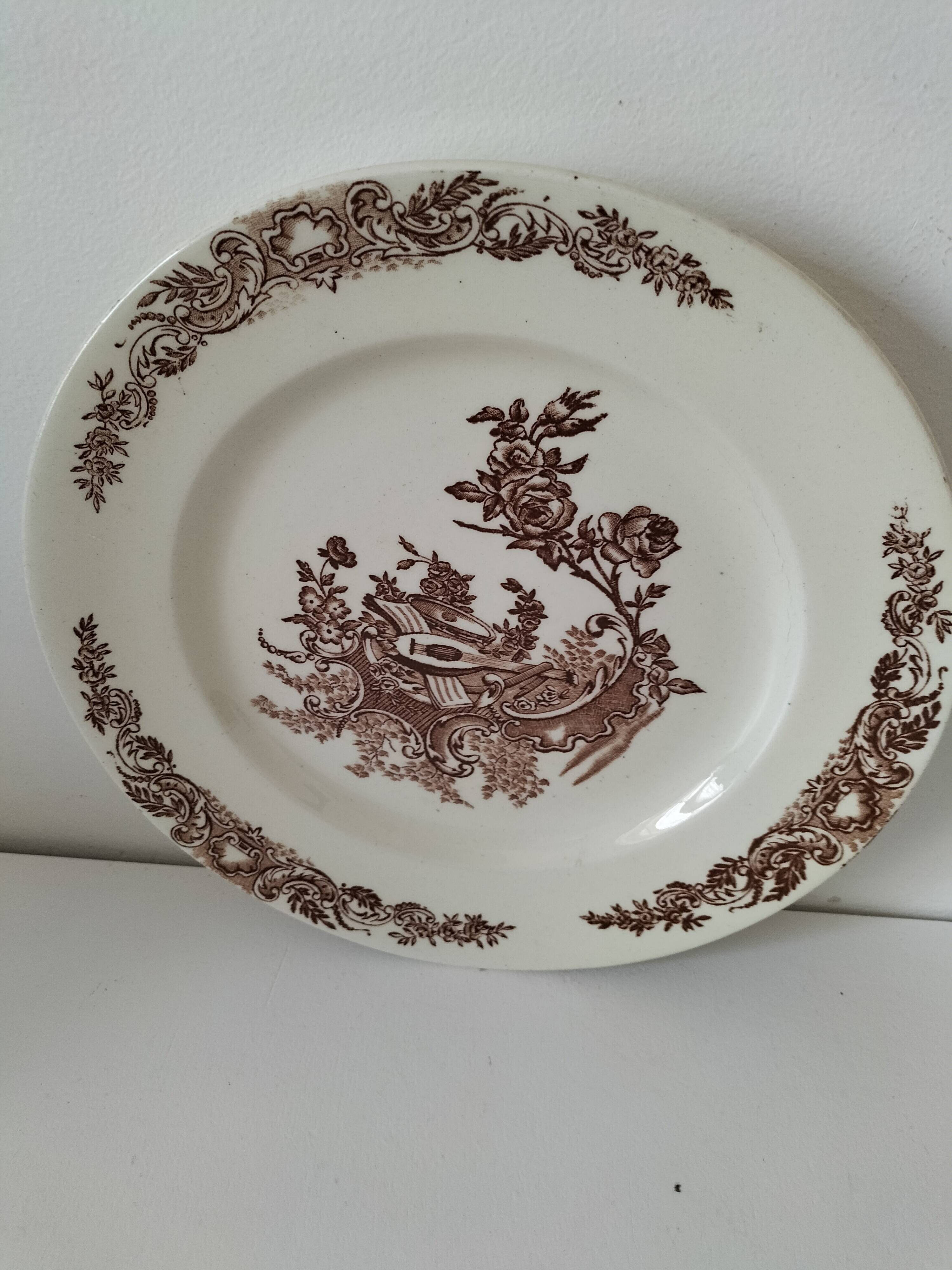 Louis XV model plate with chocolate decoration Clairefontaine Sanejouand & Graves