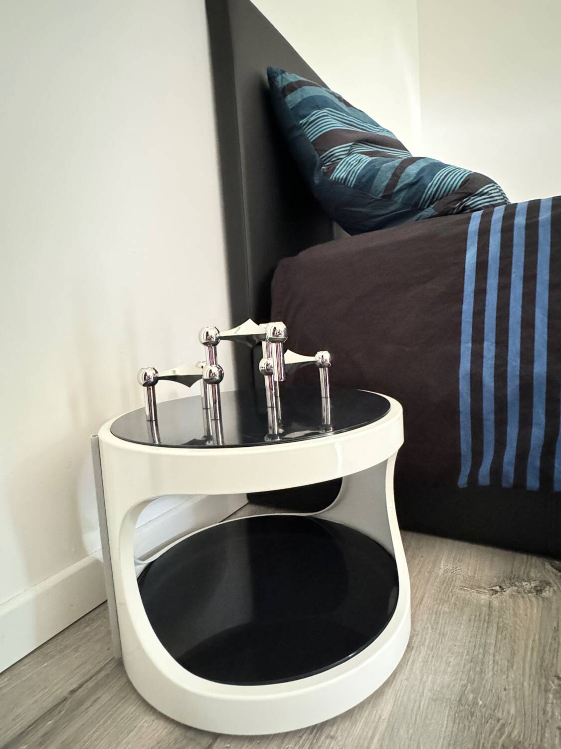 Vintage side table Flair