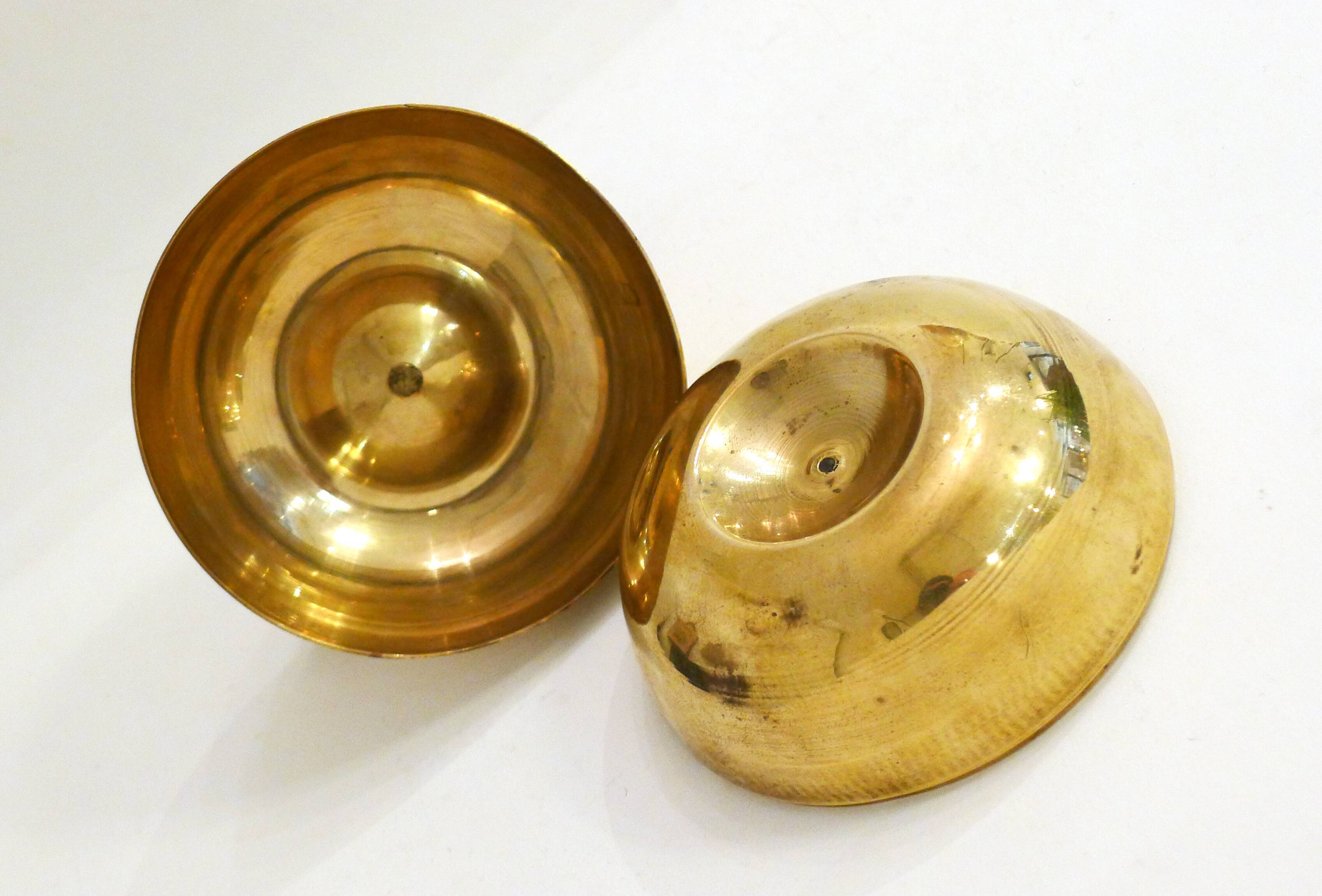 Small box golden apple