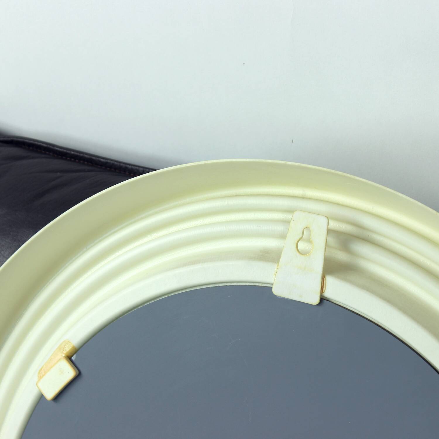 Miroir mural du milieu du siècle avec cadre en plastique, Tchécoslovaquie, années 1960