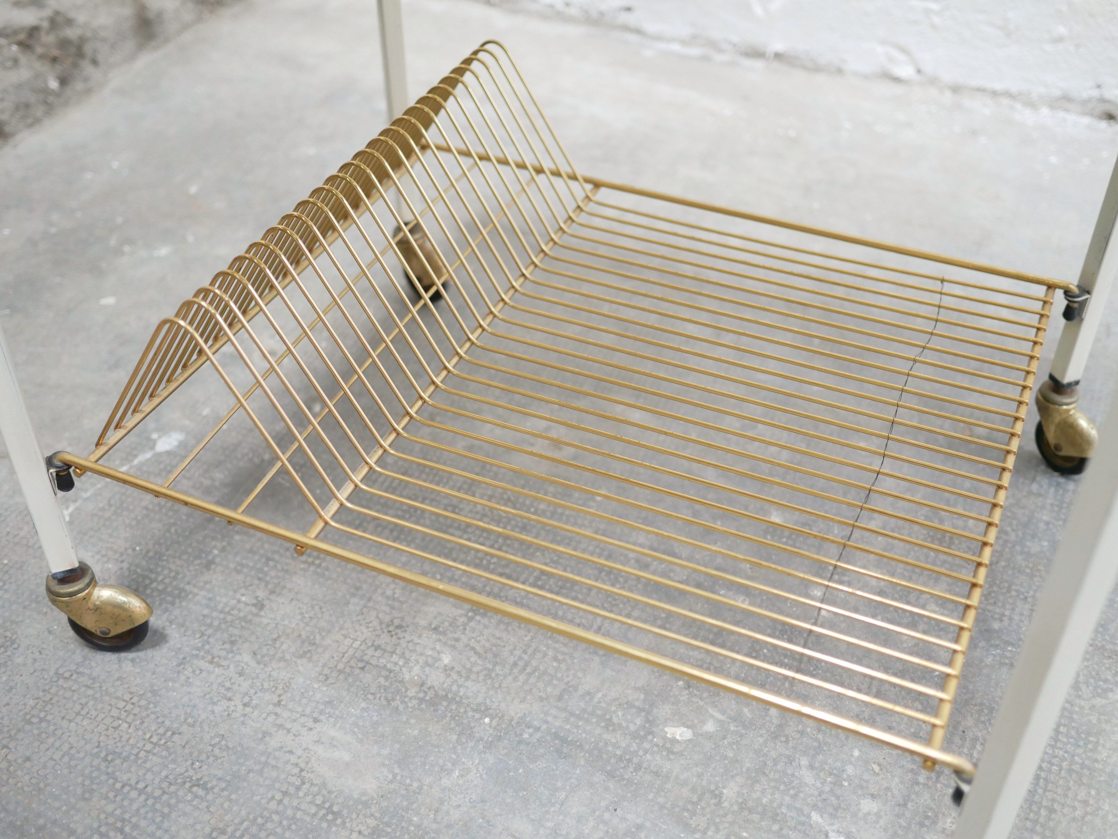 Furniture ranges vintage vinyls on wheels