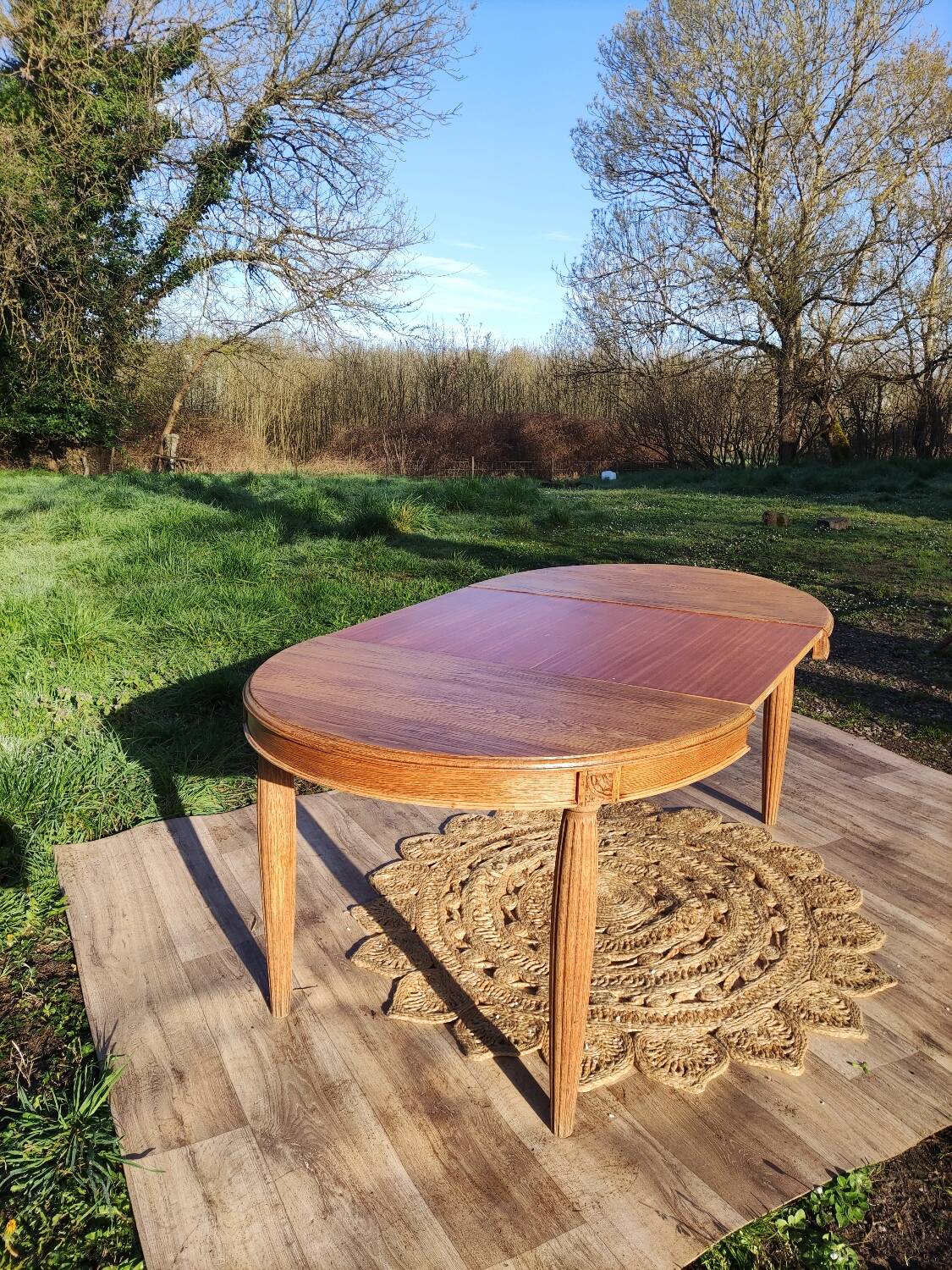 Round art deco table with extension