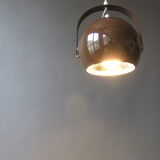 Suspended, hinged ball spot