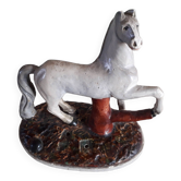 Cheval en céramique vintage datant de 1933