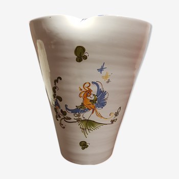 Vase in earthenware with Moustiers decoration