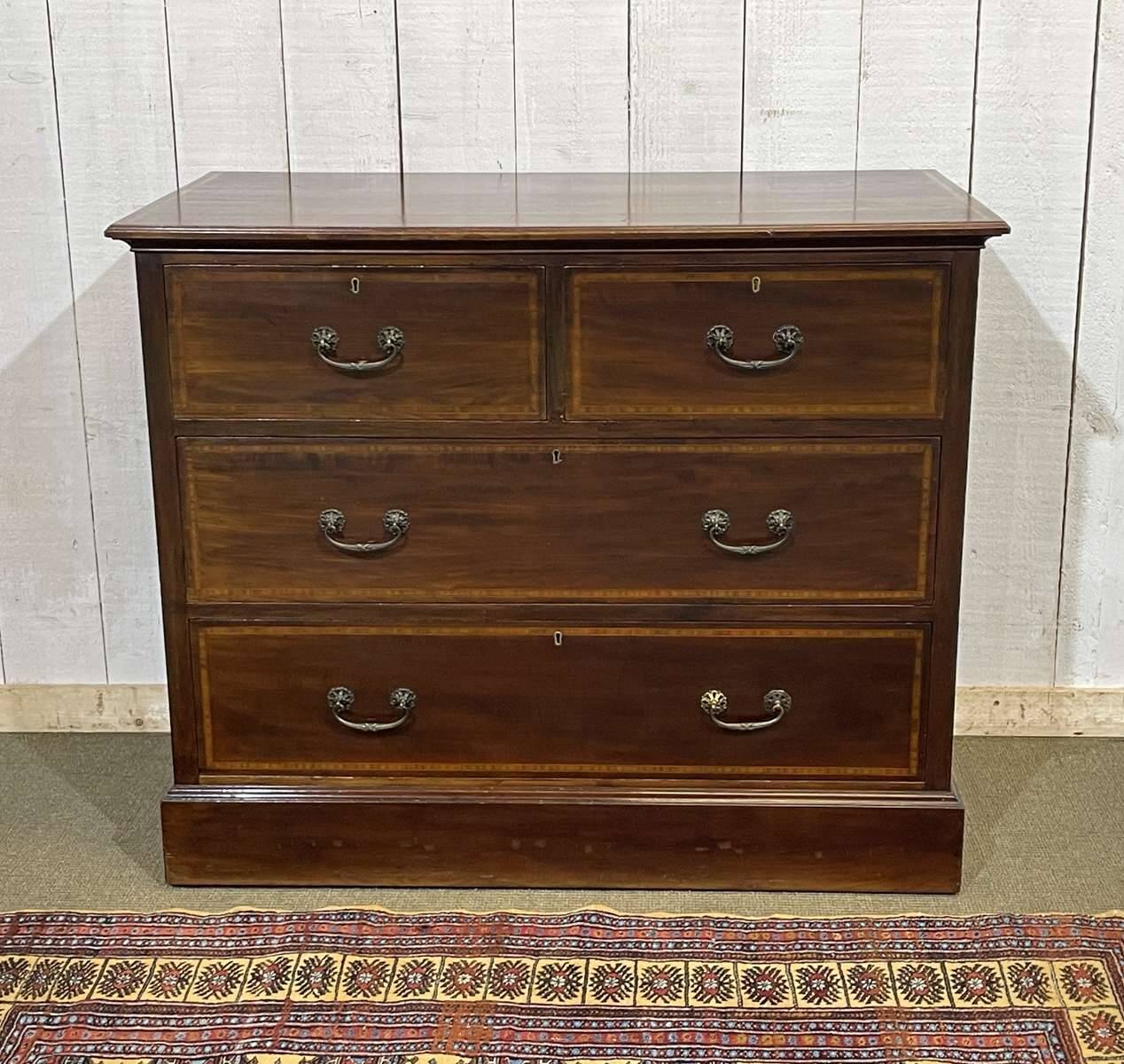 Commode anglaise début XXème en acajou
