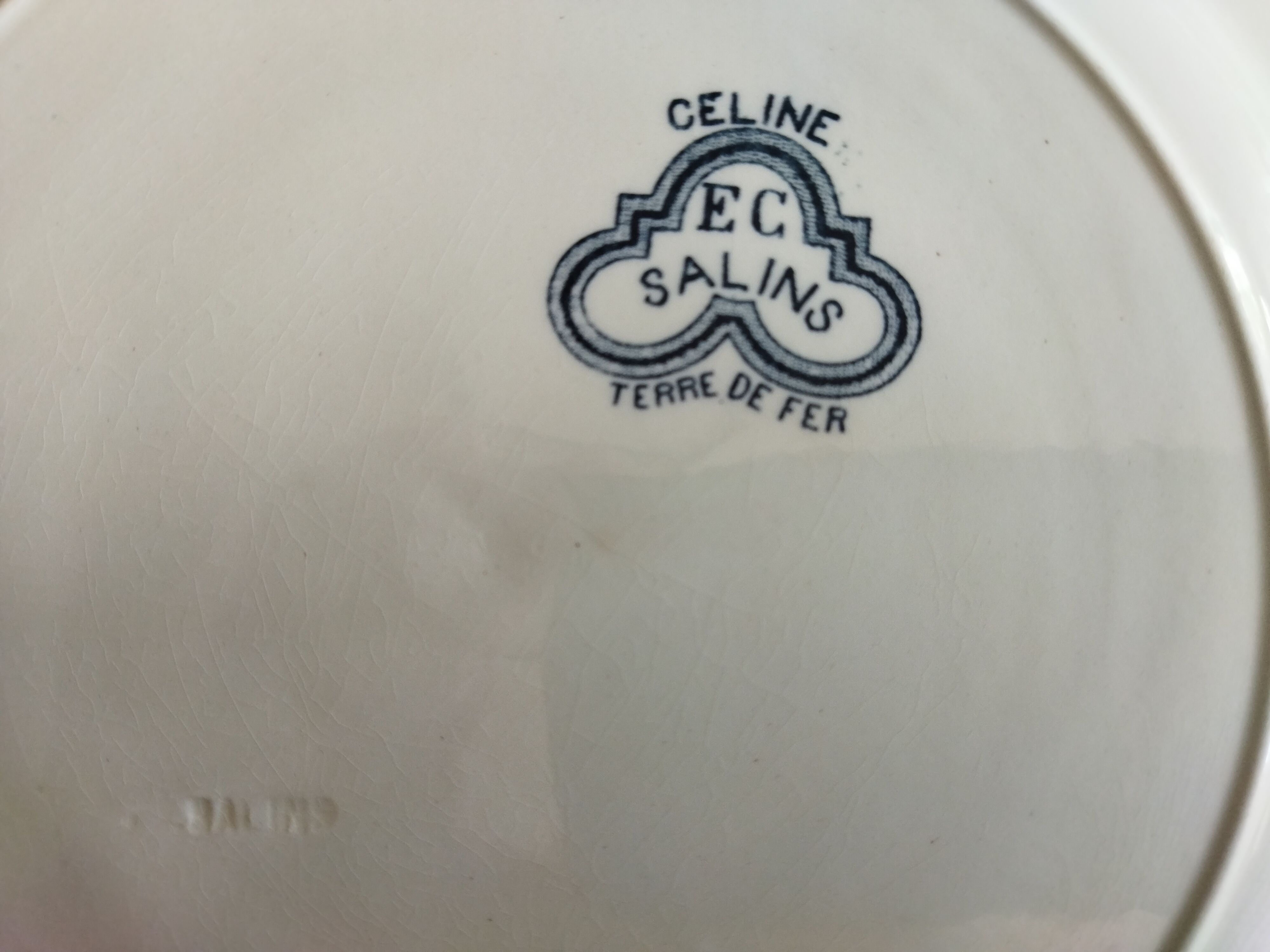 12 flat plates iron earth Salins, model Céline