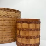 Lot of two wicker baskets